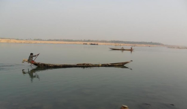 image of বারিক টিলা এবং জাদুকাটা নদী